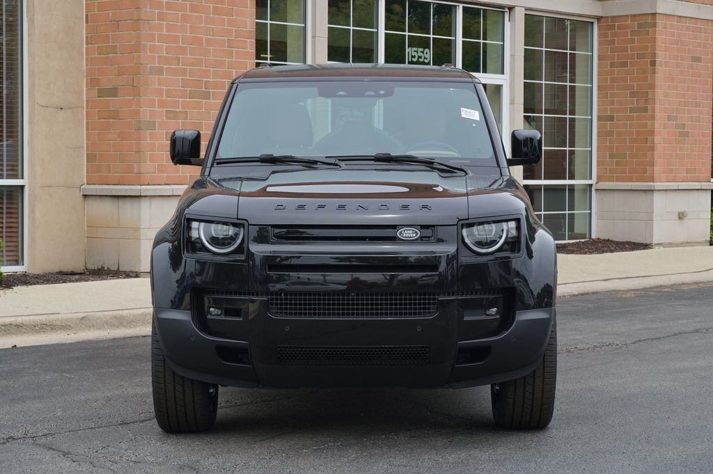 New 2026 Santorini Black Land Rover S image 4
