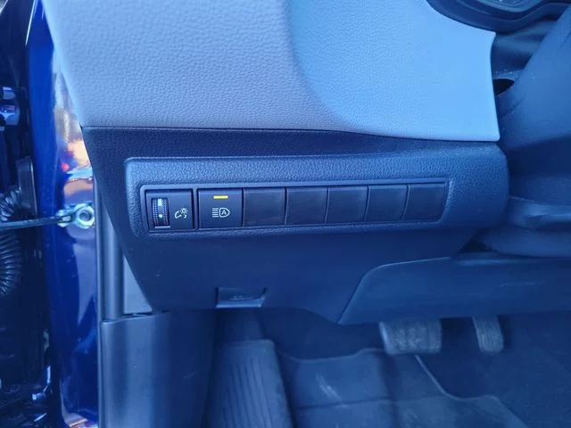 Used 2024  Toyota SE image 15