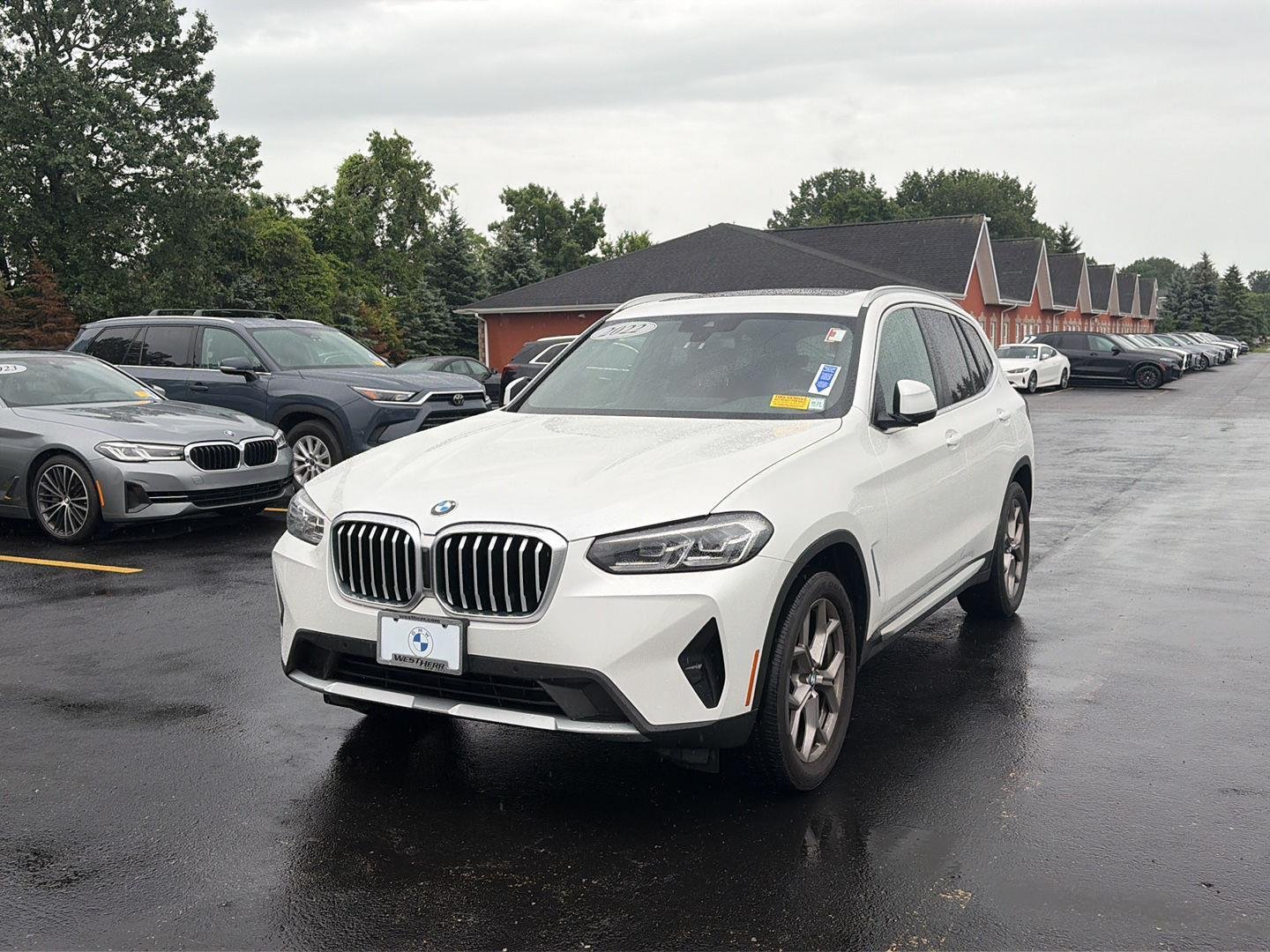 Used 2022 Mineral White Metallic BMW xDrive30i image 7