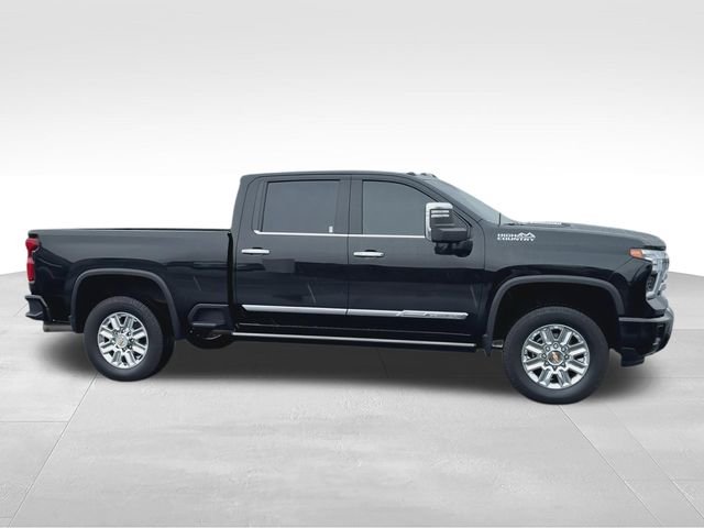 Used 2024 Black Chevrolet High Country image 9