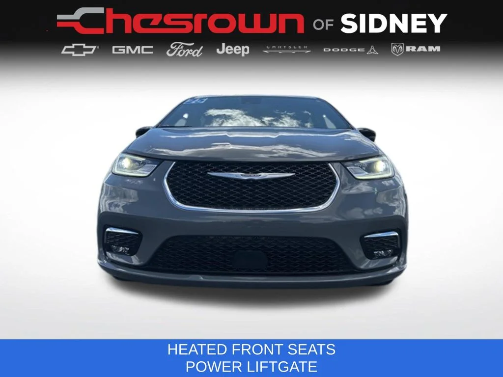 Used 2025 White Chrysler Select image 9