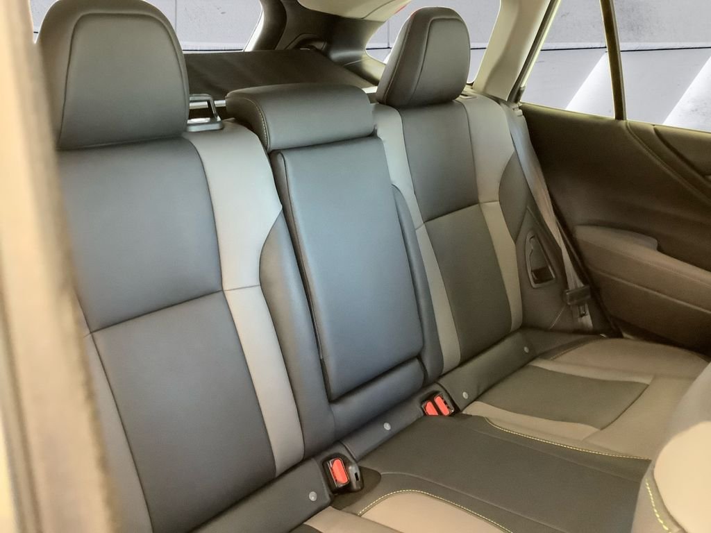 Used 2025 White Subaru Onyx Edition XT image 16
