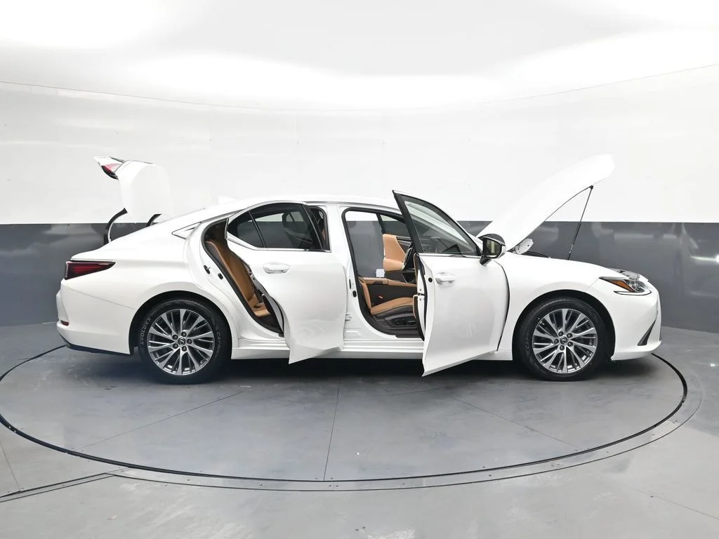 Used 2021 White Lexus 350 image 51