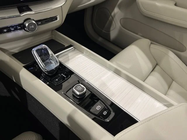 New 2026 Crystal White Volvo Ultra image 19
