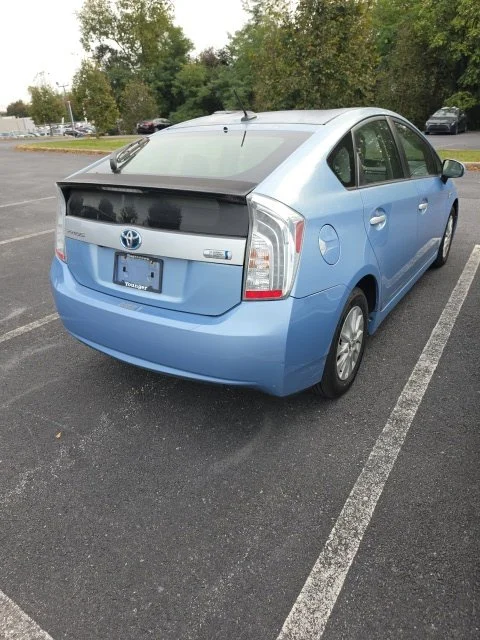 Used 2012 CLEAR WATER BLUE Toyota Base image 4