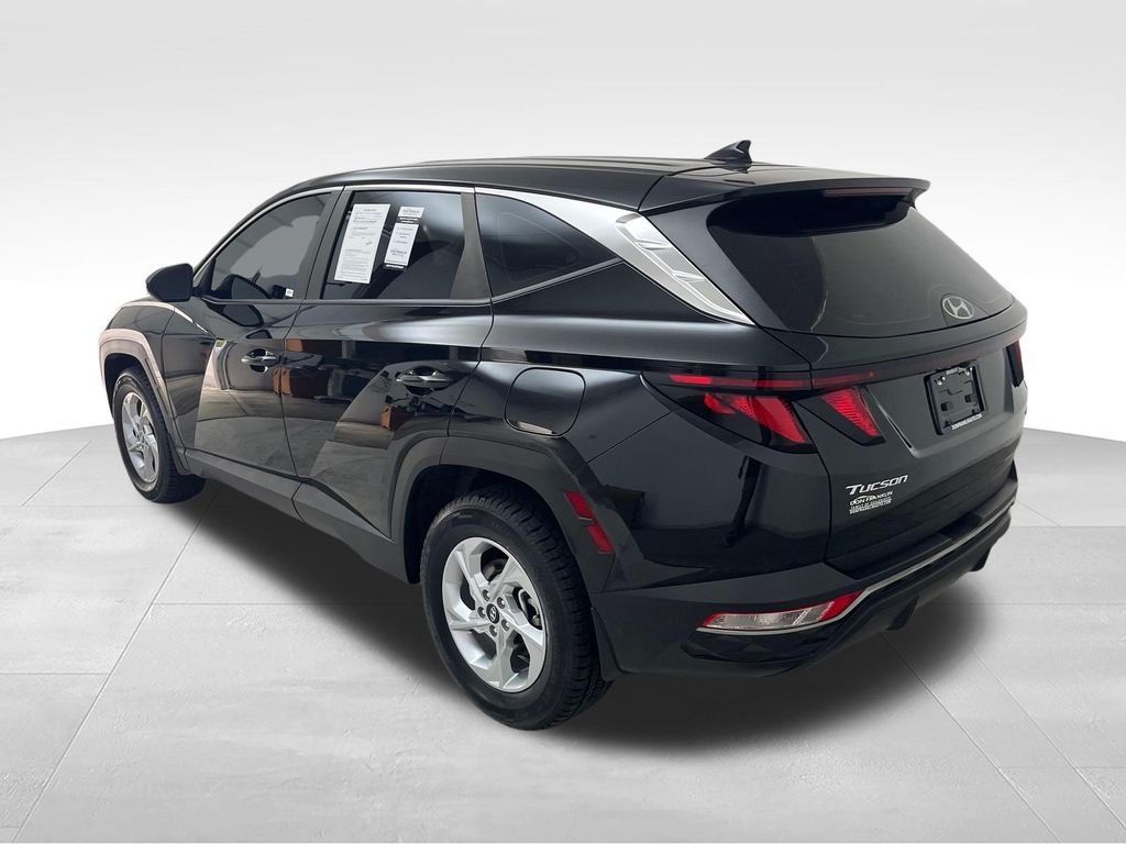 Used 2024 Black Hyundai SE image 3