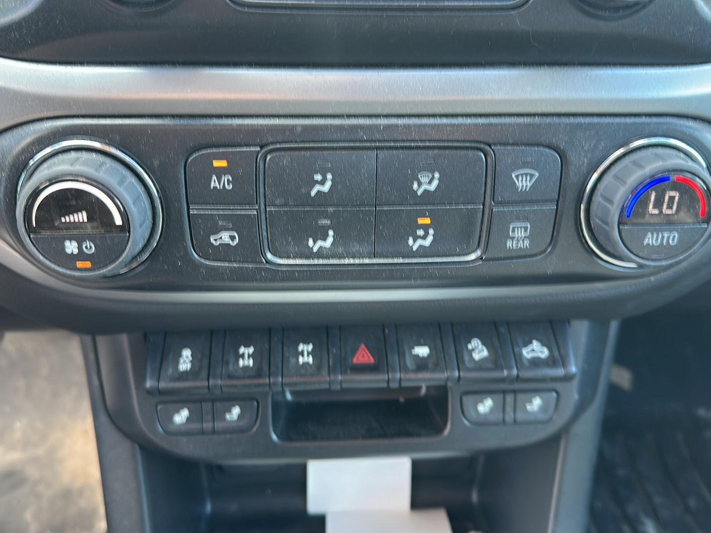 Used 2022  Chevrolet ZR2 image 10