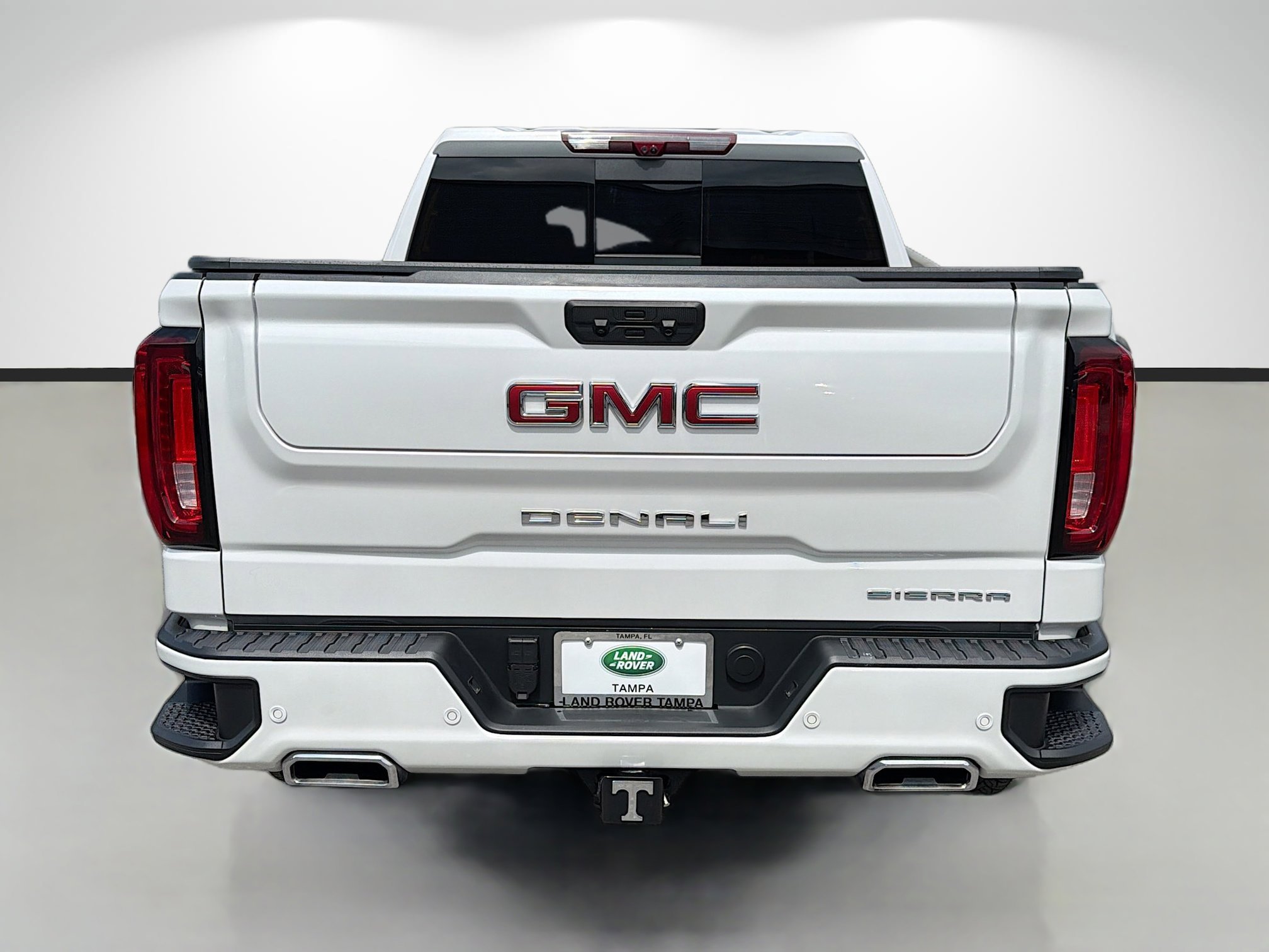Used 2025 White Frost Tricoat GMC Denali image 4