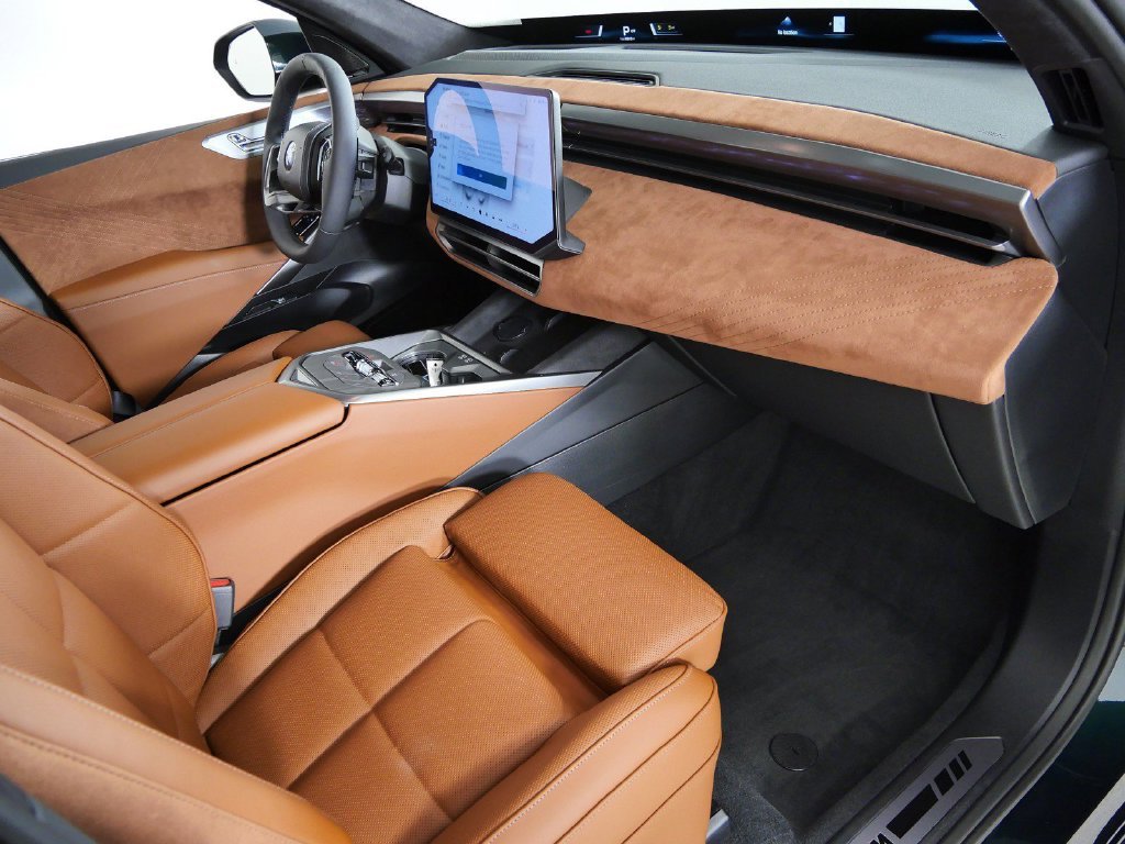 New 2027 Vancouver Green Metallic BMW  image 19