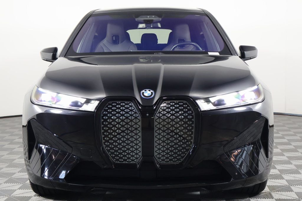 Certified Used 2024 Black Sapphire Metallic BMW xDrive50 image 2