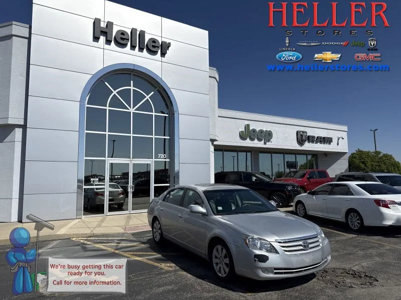 2005 Toyota Avalon XL's photo