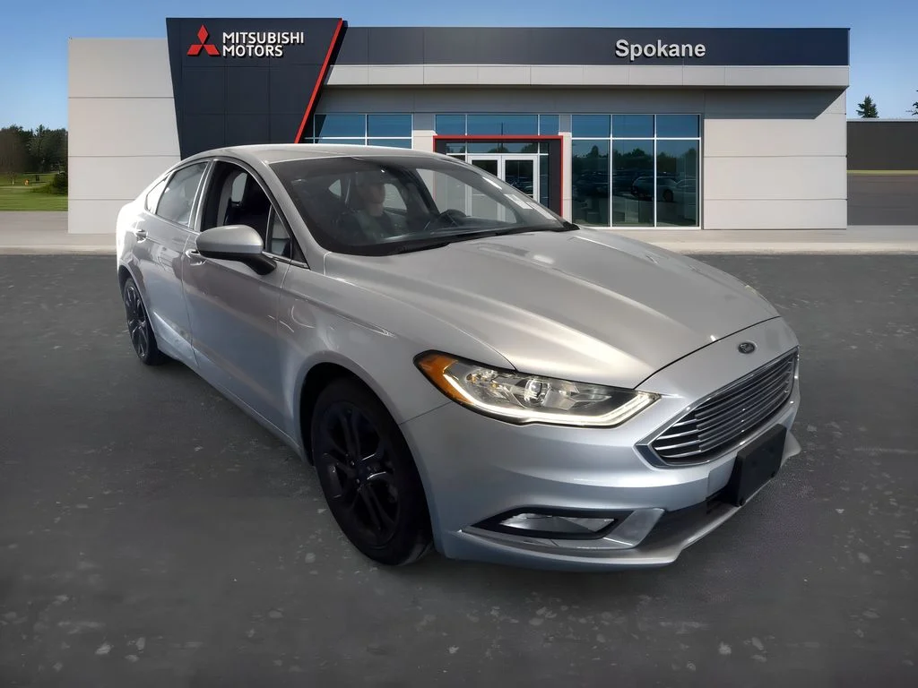 Used 2018 Ingot Silver Metallic Ford SE image 1