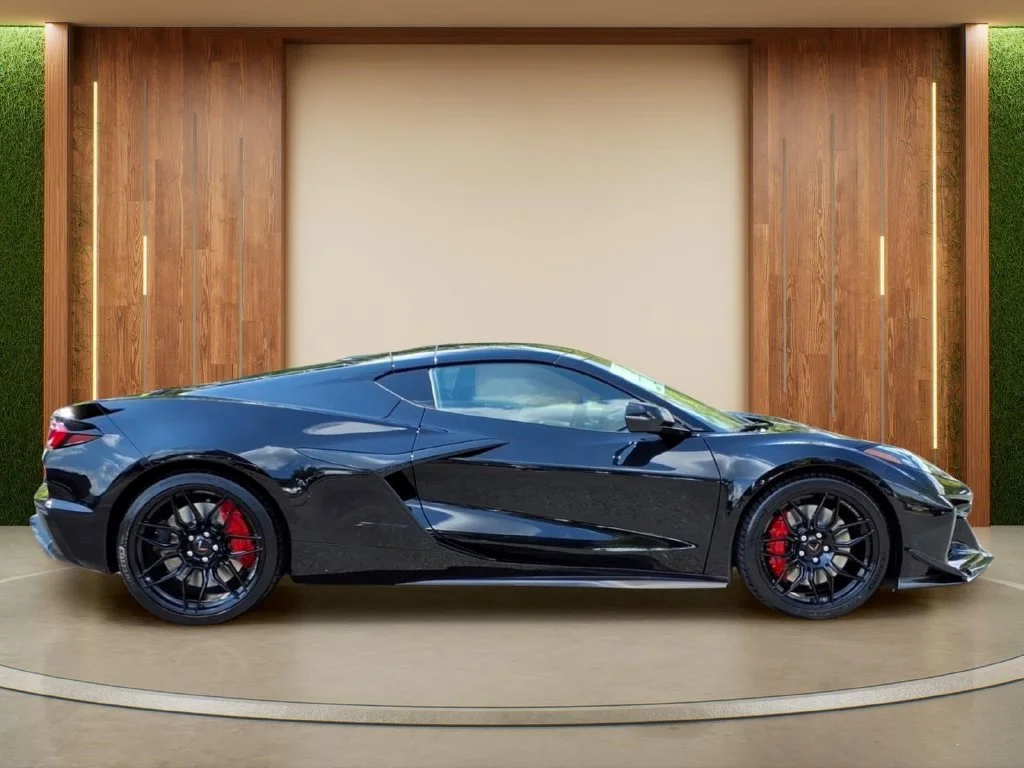 New 2027 Black Chevrolet 2LZ image 34