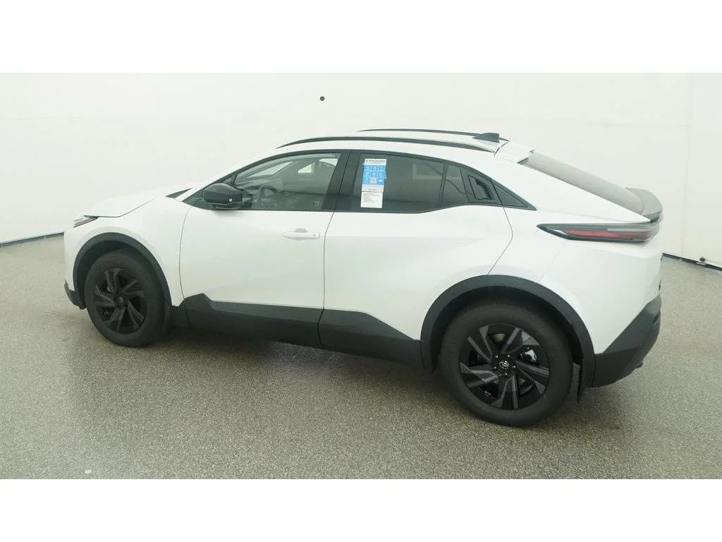 New 2026 Wind Chill Pearl Toyota SE image 4