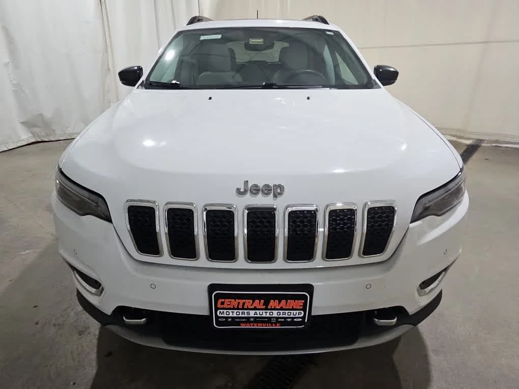 Used 2022 Bright White Clearcoat Jeep Limited image 9