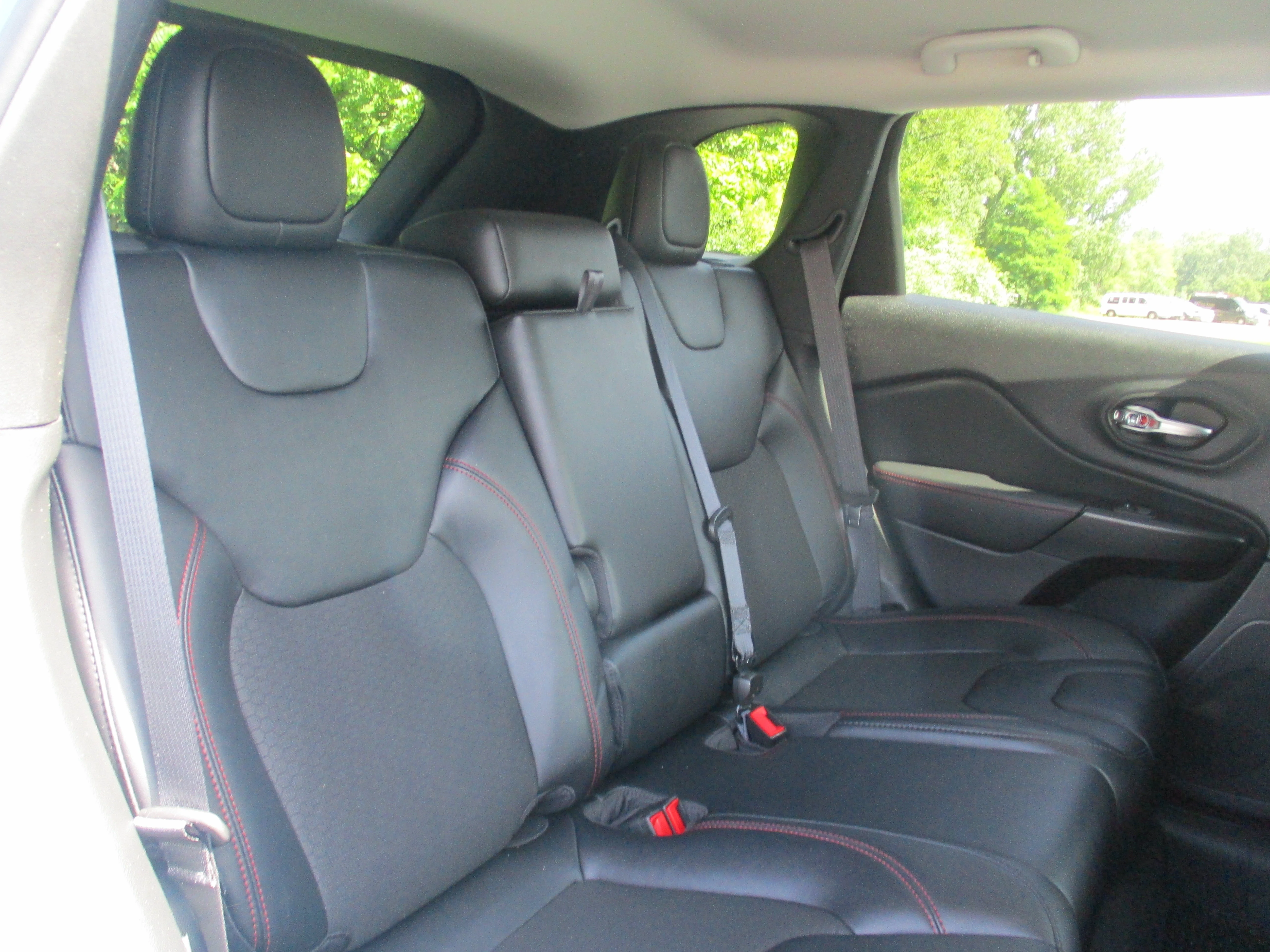 Used 2022 Hydro Blue Pearlcoat Jeep Trailhawk image 44