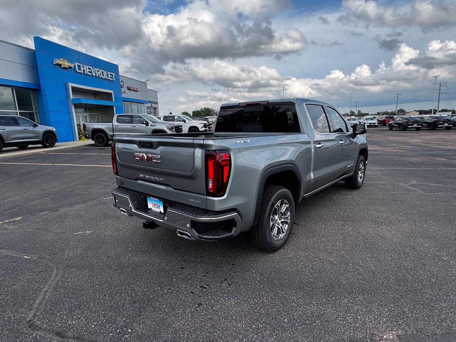 2026 GMC Sierra 1500 SLT - Photo 9