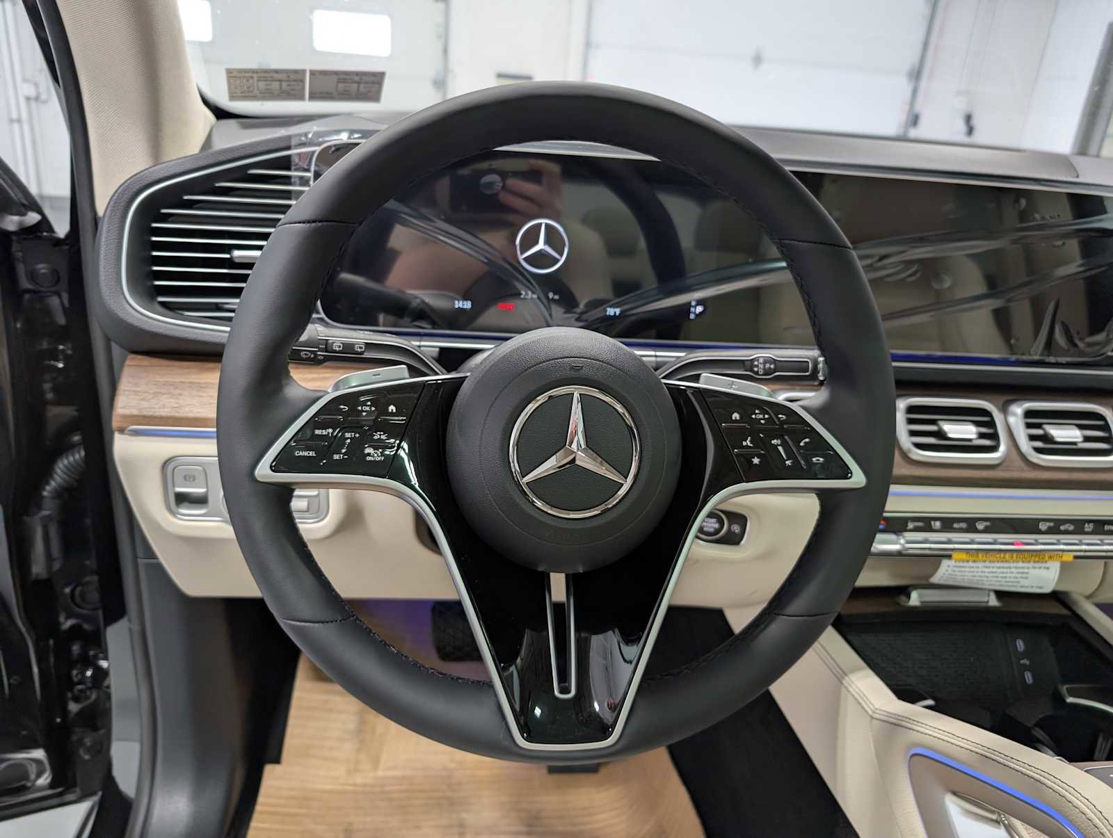 New 2026 Obsidian Black Metallic Mercedes-Benz GLE 580 image 32