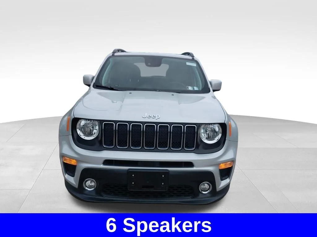 Used 2021 Silver Jeep Latitude image 3