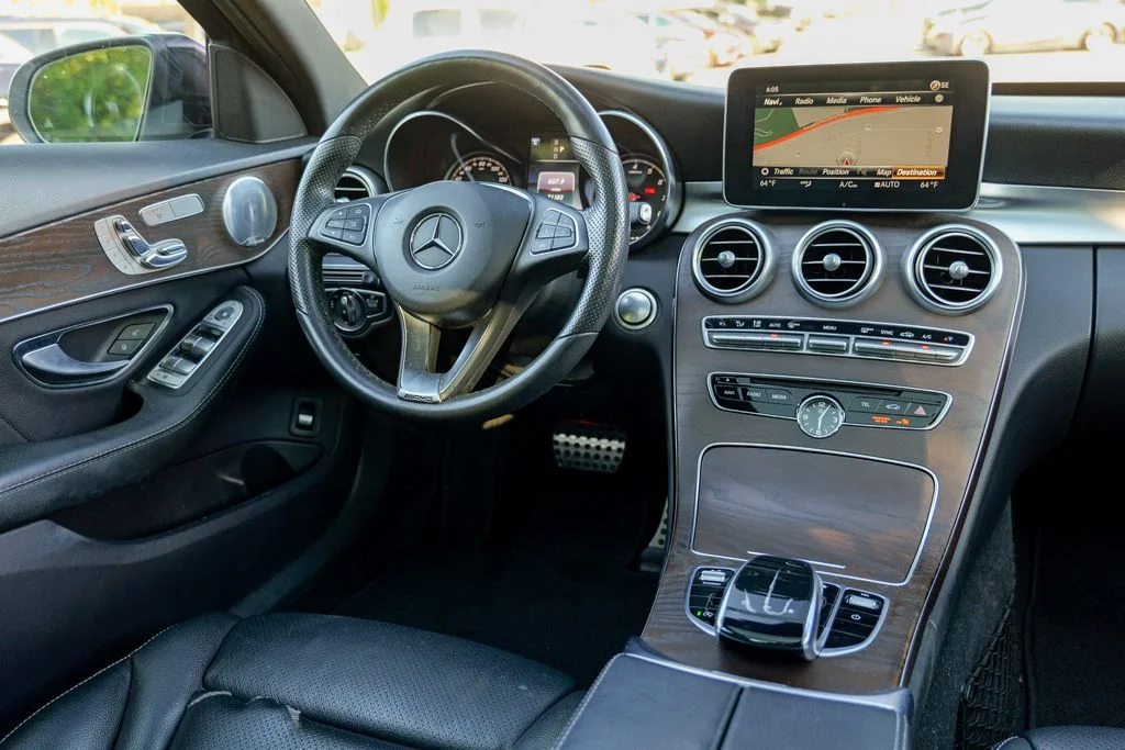 Used 2018 Polar White Mercedes-Benz C 300 image 40