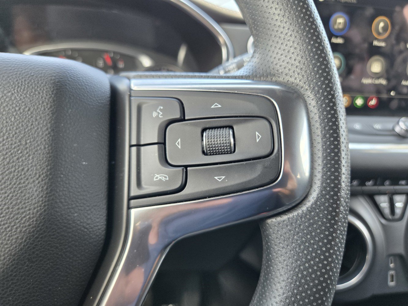 Used 2023 Summit White Chevrolet LT image 17