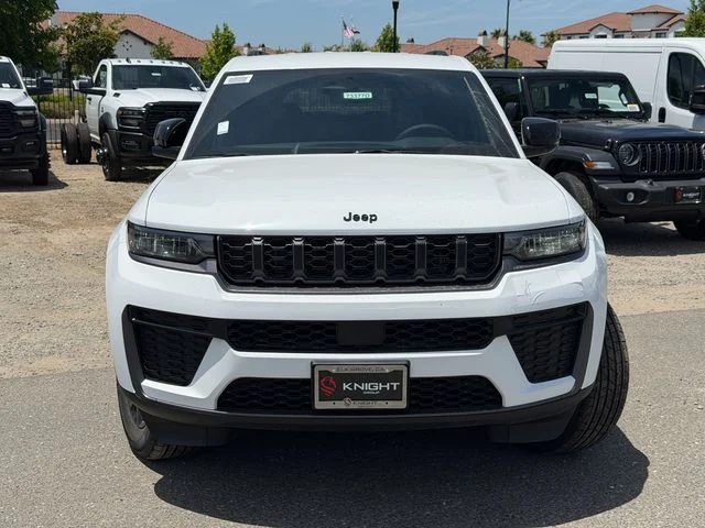 New 2026 Bright White Clear-Coat Exterior Paint Jeep Laredo image 3