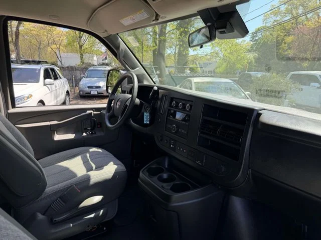 Used 2025 White GMC LT image 20