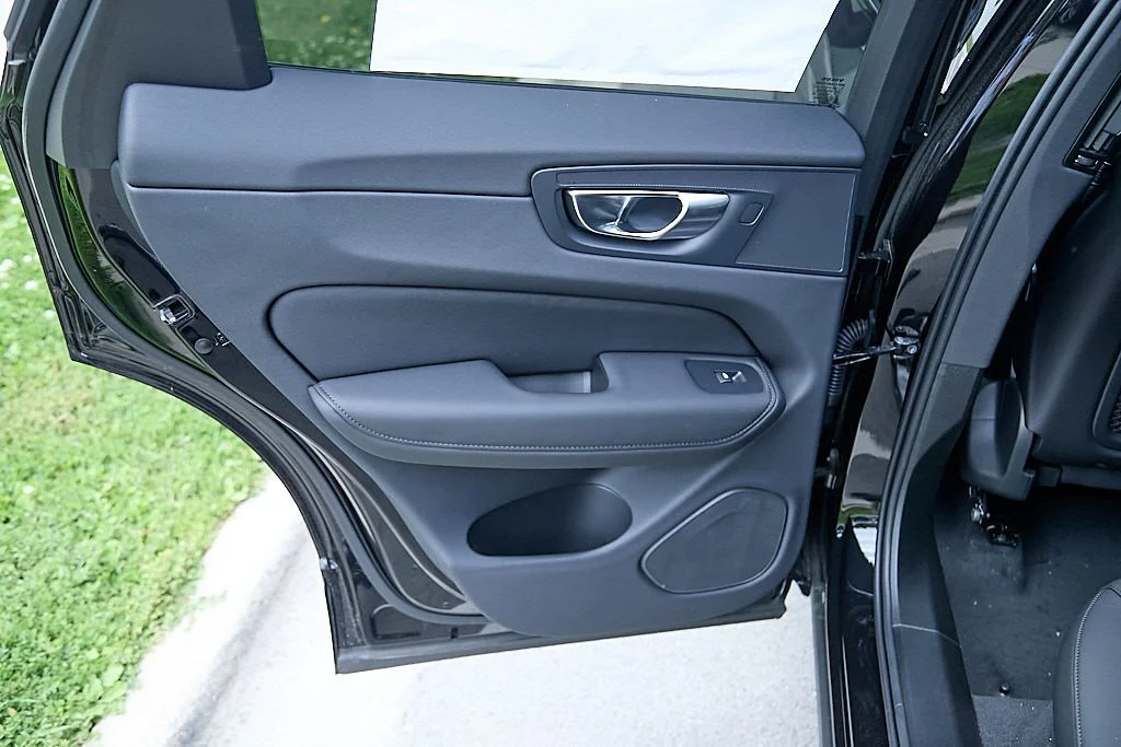 New 2026 Onyx Black Volvo Plus image 18