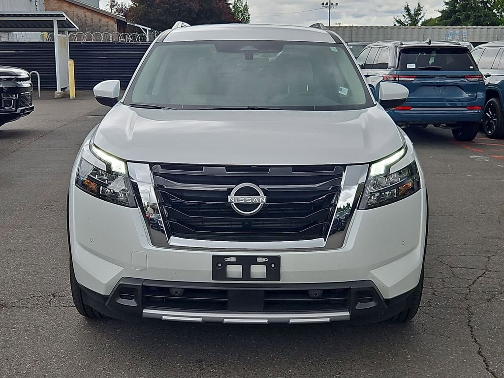 Certified Used 2025 White Pearl Nissan SL image 2