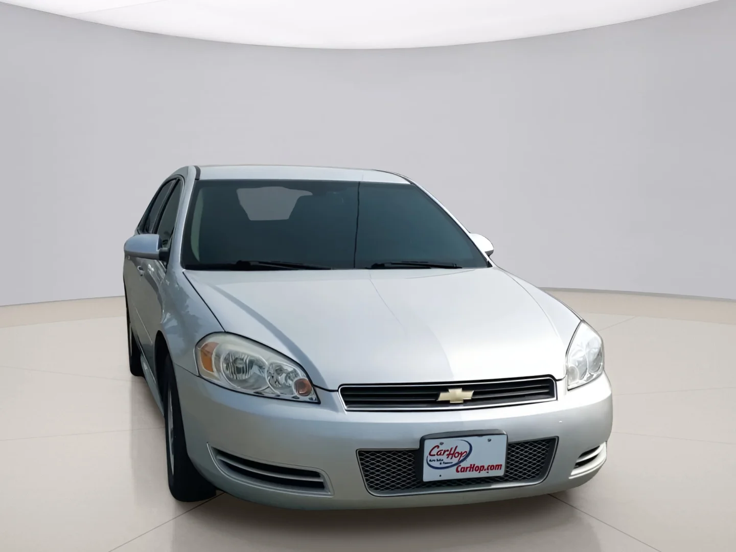 Used 2015 Silver Chevrolet LIMITED image 7