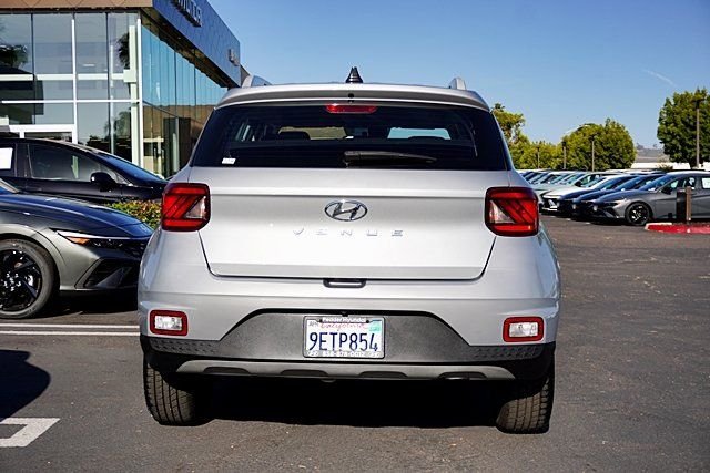 Used 2021 Silver Hyundai SEL image 8