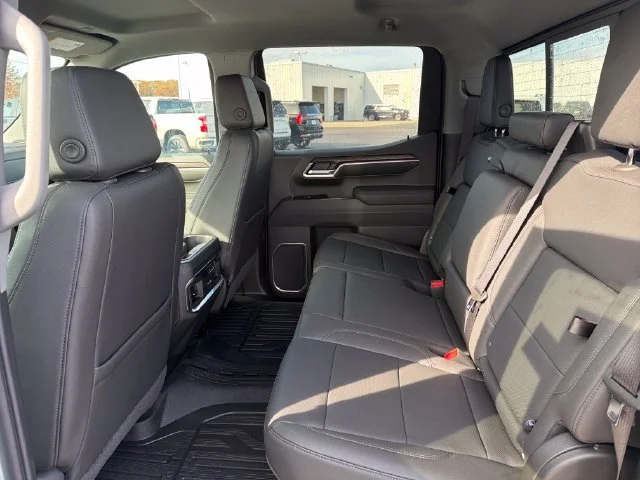 New 2026 Summit White GMC SLT image 27