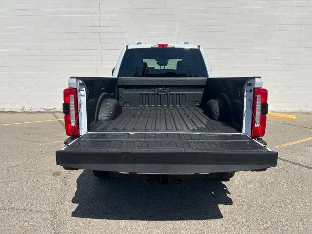 New 2026 Oxford White Ford F-250® XLT image 39