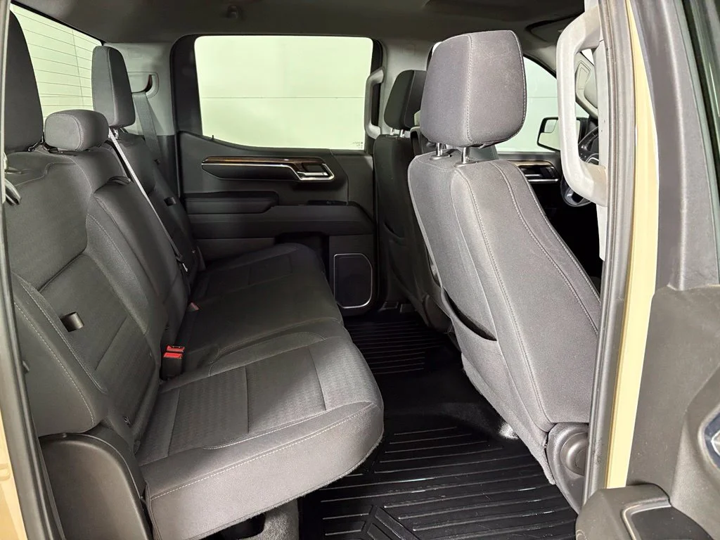 Used 2022 Beige GMC Elevation image 27