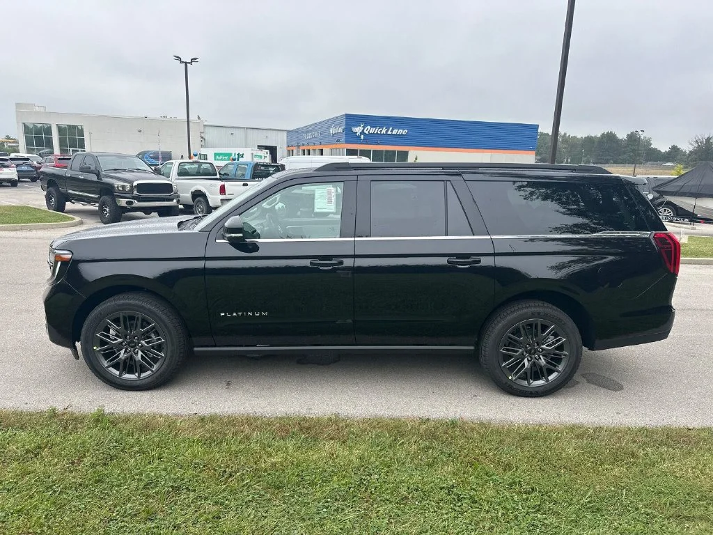 New 2027 Black Ford Platinum image 9