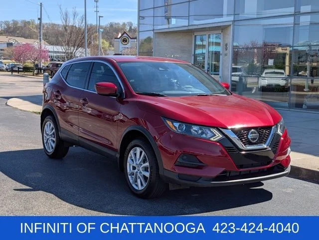 Used 2021 Red Nissan S image 9