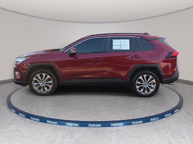 Used 2021 Red Toyota XLE Premium image 8