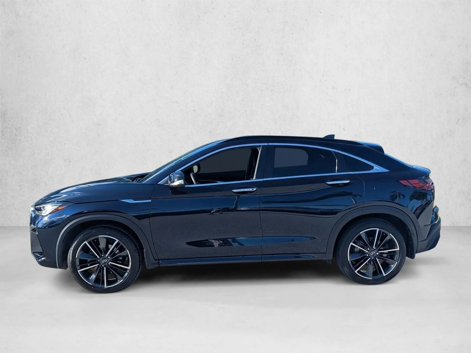 Used 2025 Hermosa Blue INFINITI LUXE image 9