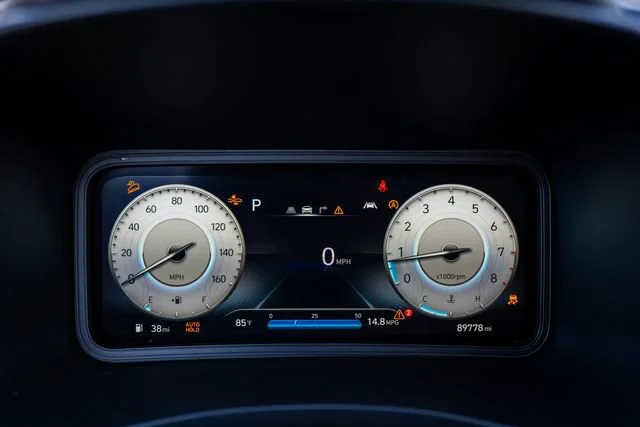 Used 2022 Thunder Gray Hyundai Limited image 10