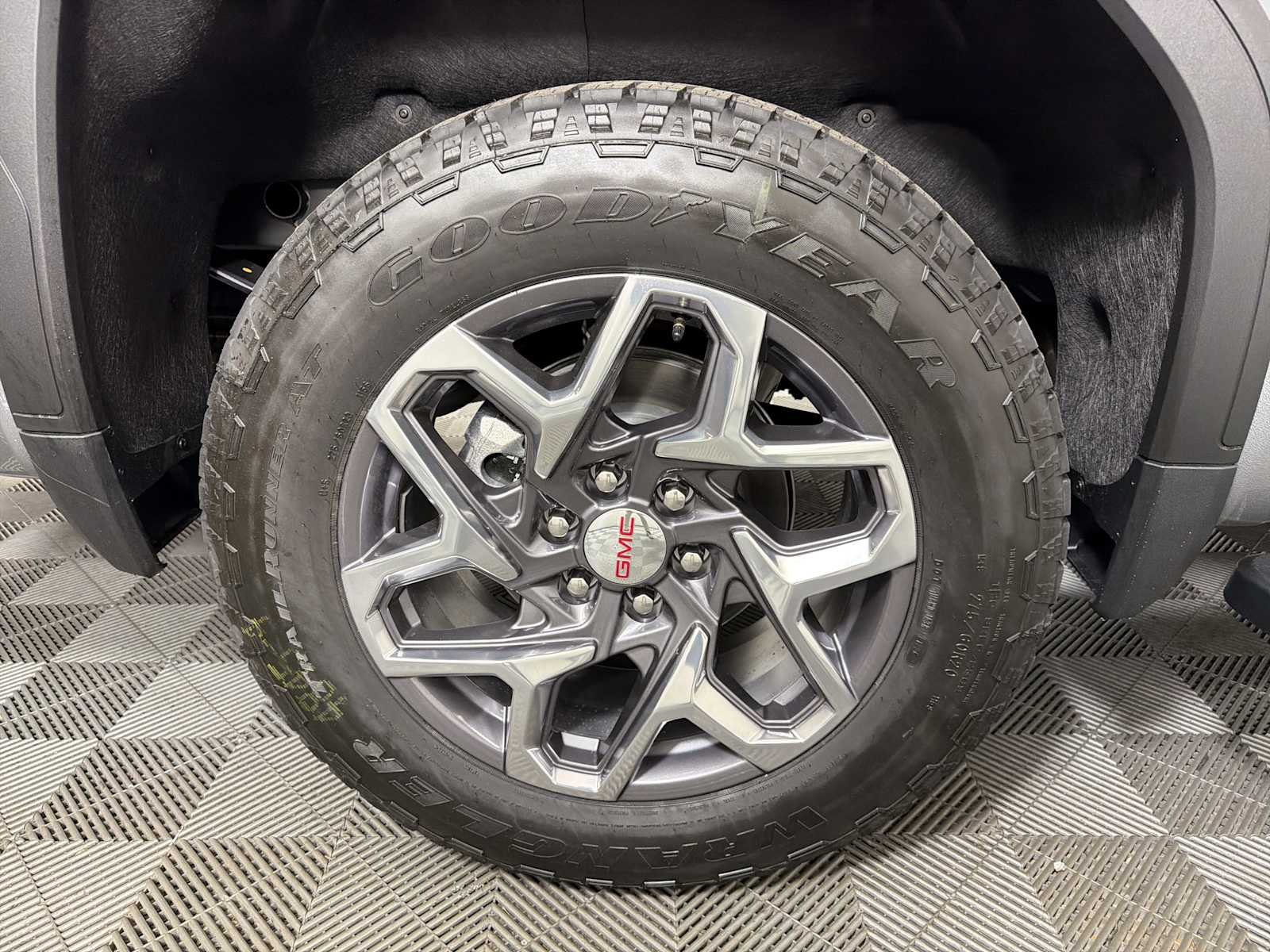 2026 GMC Sierra 1500 SLT - Photo 15
