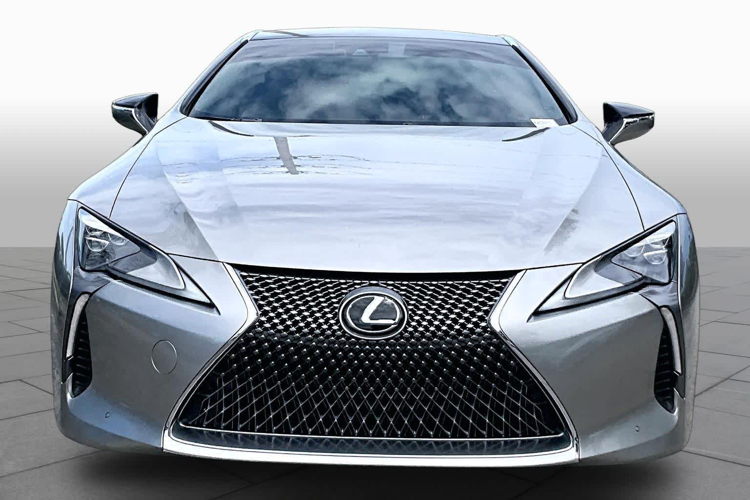 Used 2019 Atomic Silver Lexus  image 4