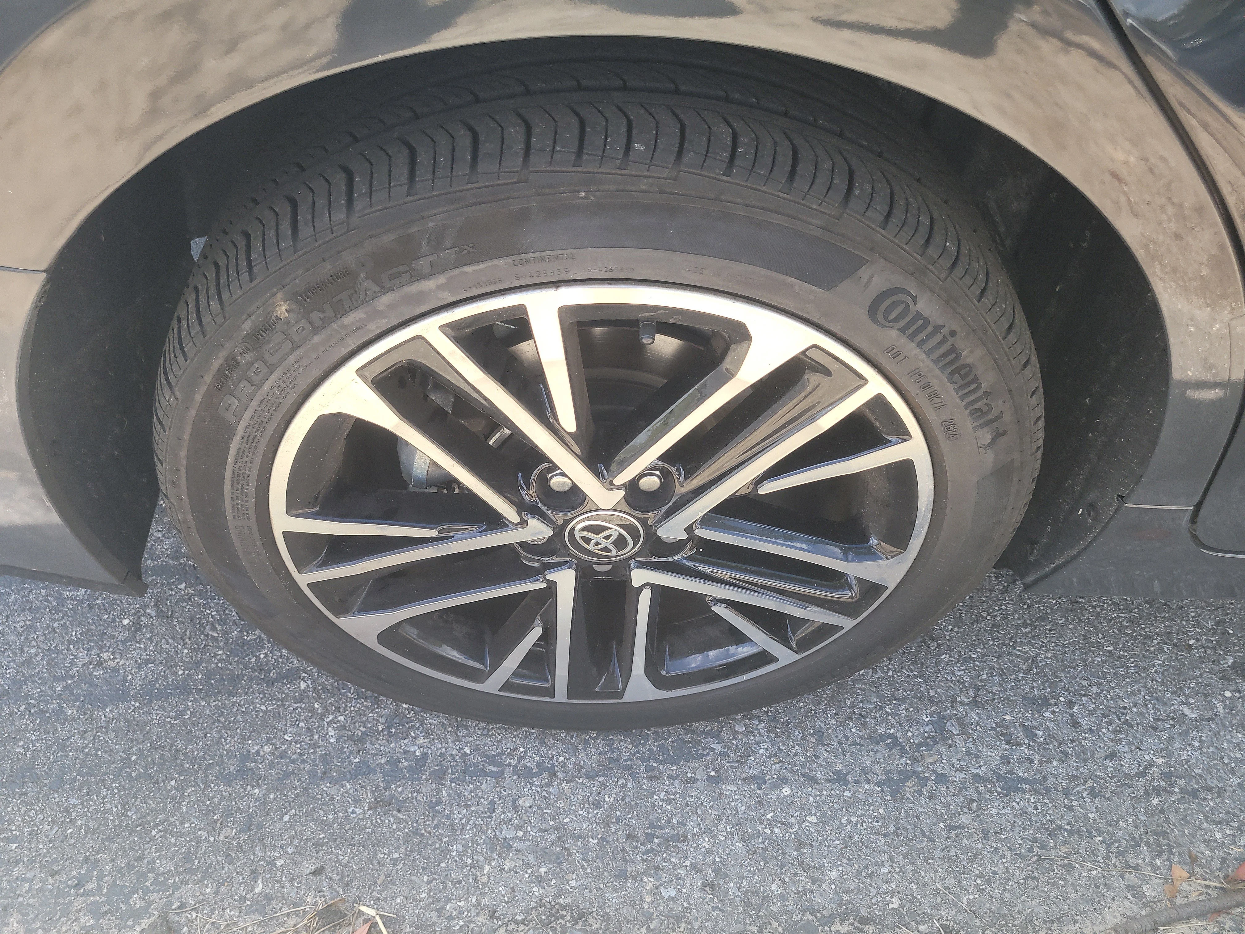 Used 2025 Underground Toyota XLE image 5