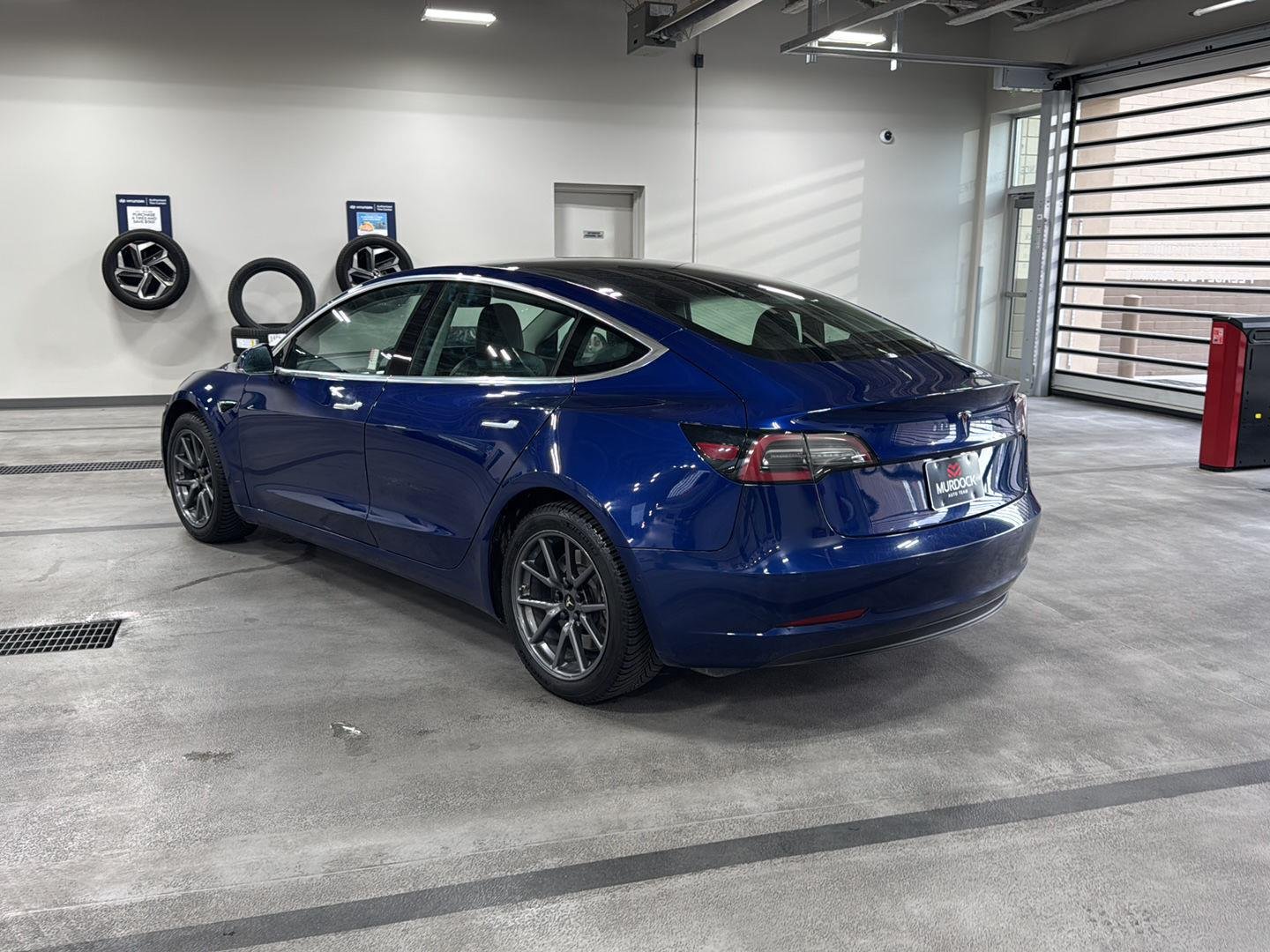 Used 2020 Pearl White Multi-Coat Tesla Standard Range image 3