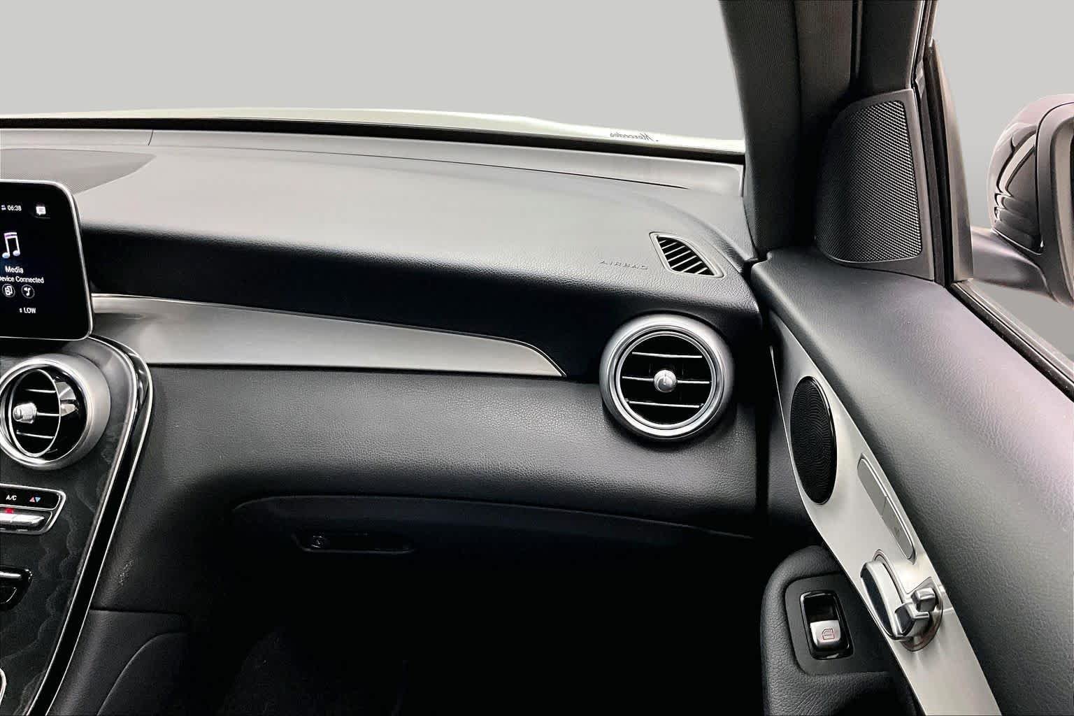 Used 2022 Black Mercedes-Benz GLC 300 image 18