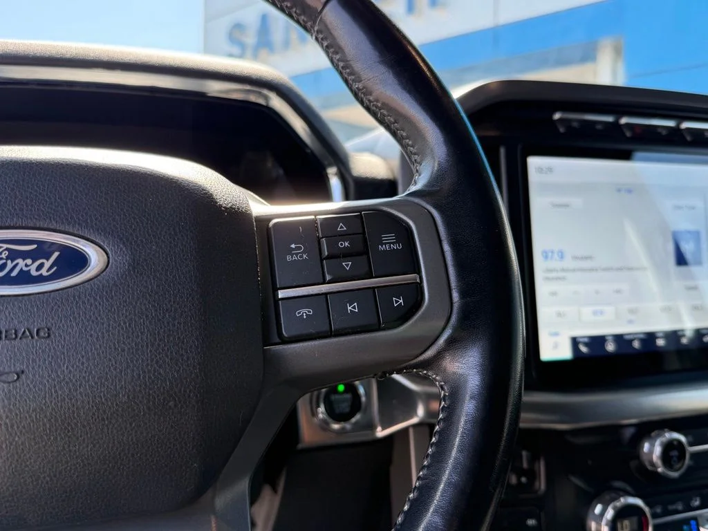 Used 2021 White Ford Lariat image 22