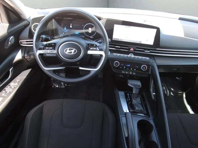 Used 2024 Gray Hyundai SEL image 15
