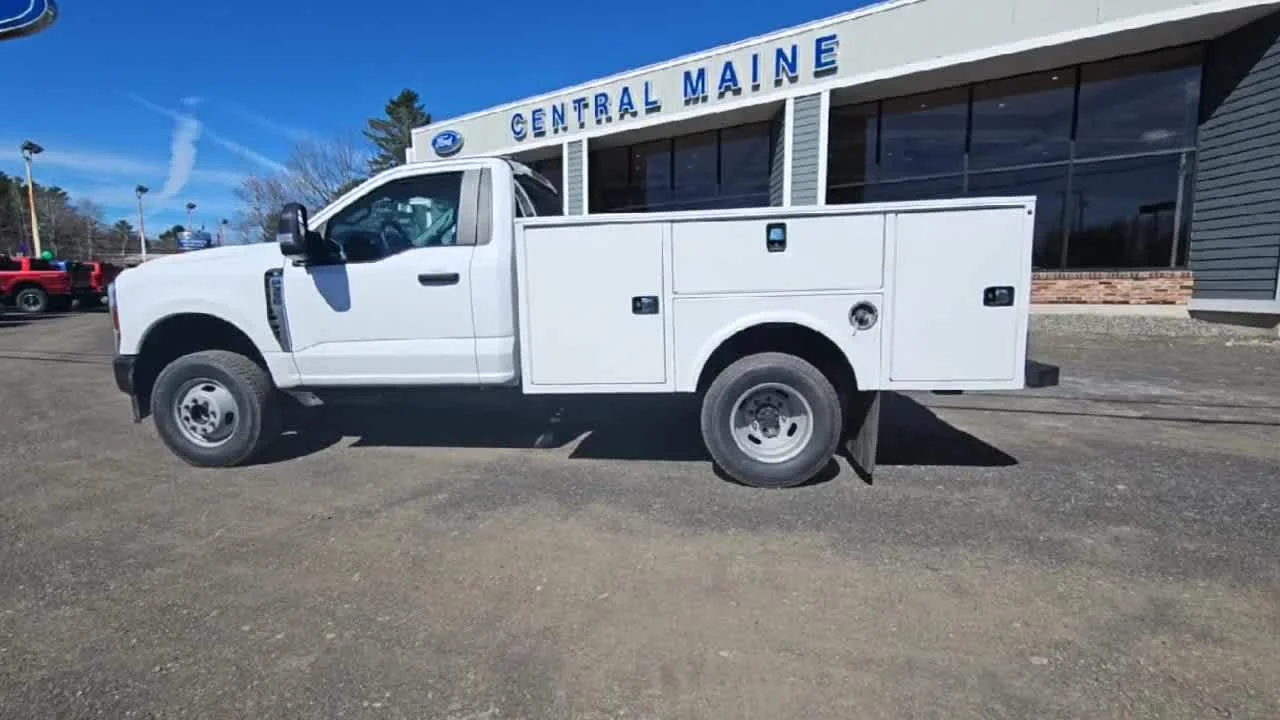 New 2026 Oxford White Ford F-350® XL image 6