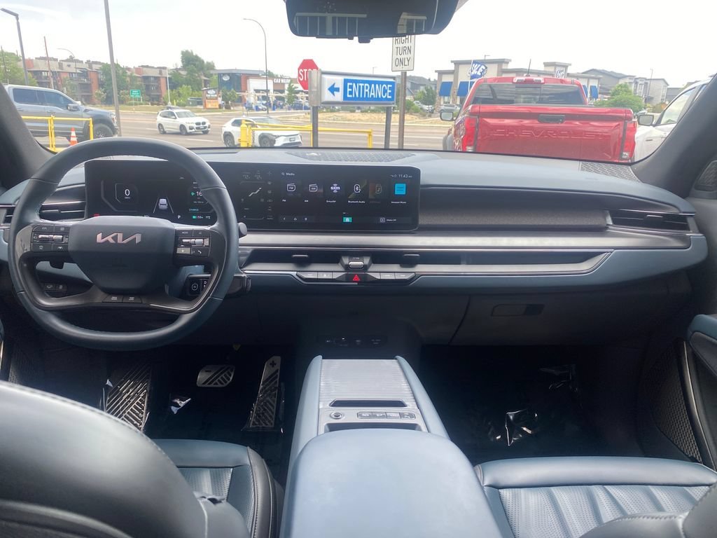 Used 2024 Pebble Gray Kia GT-Line image 12