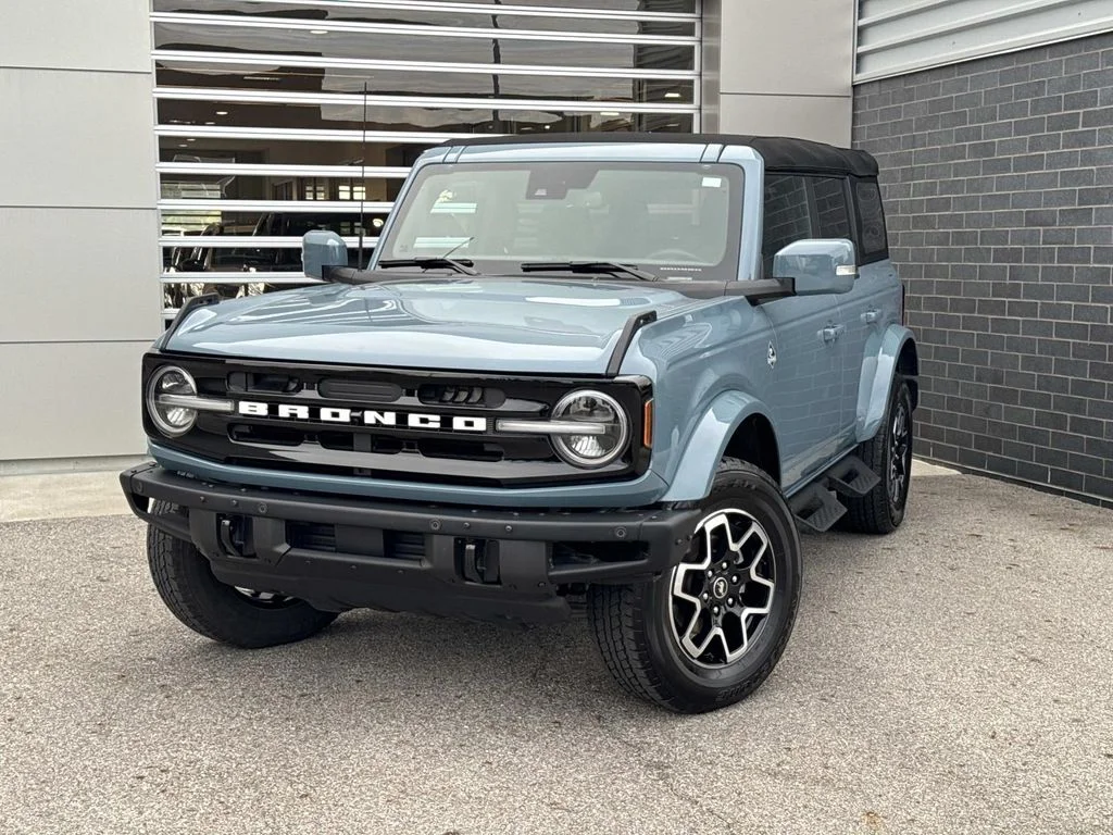 2023 Ford Bronco Outer Banks 4x4's photo