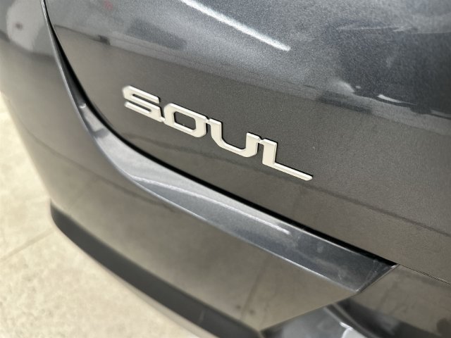 2024 Kia Soul LX - Photo 36